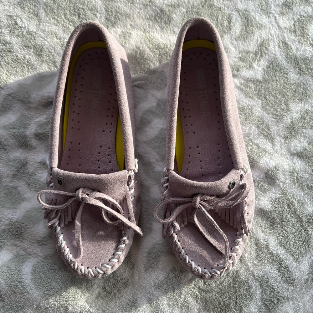 Women’s Suede Minnetonka Moccasin Loafers in Lilac Purple